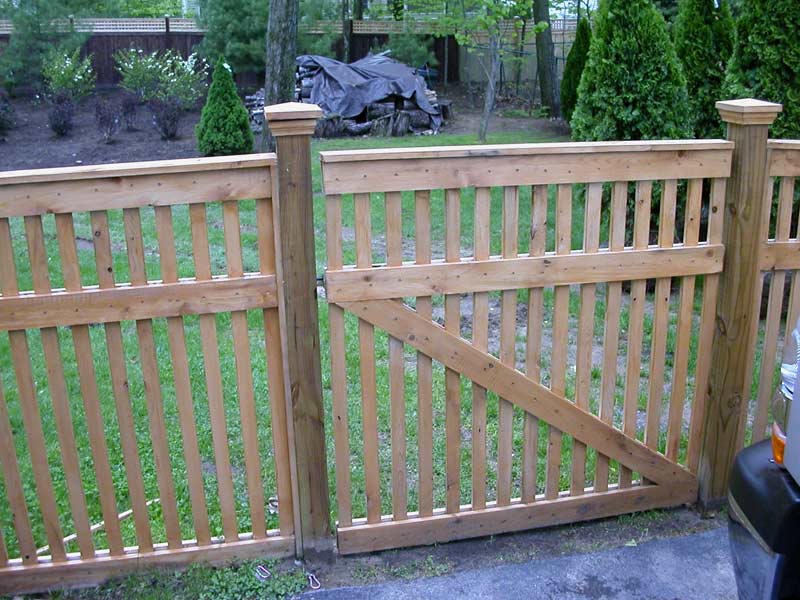 Cedar.picket.sentinel 004